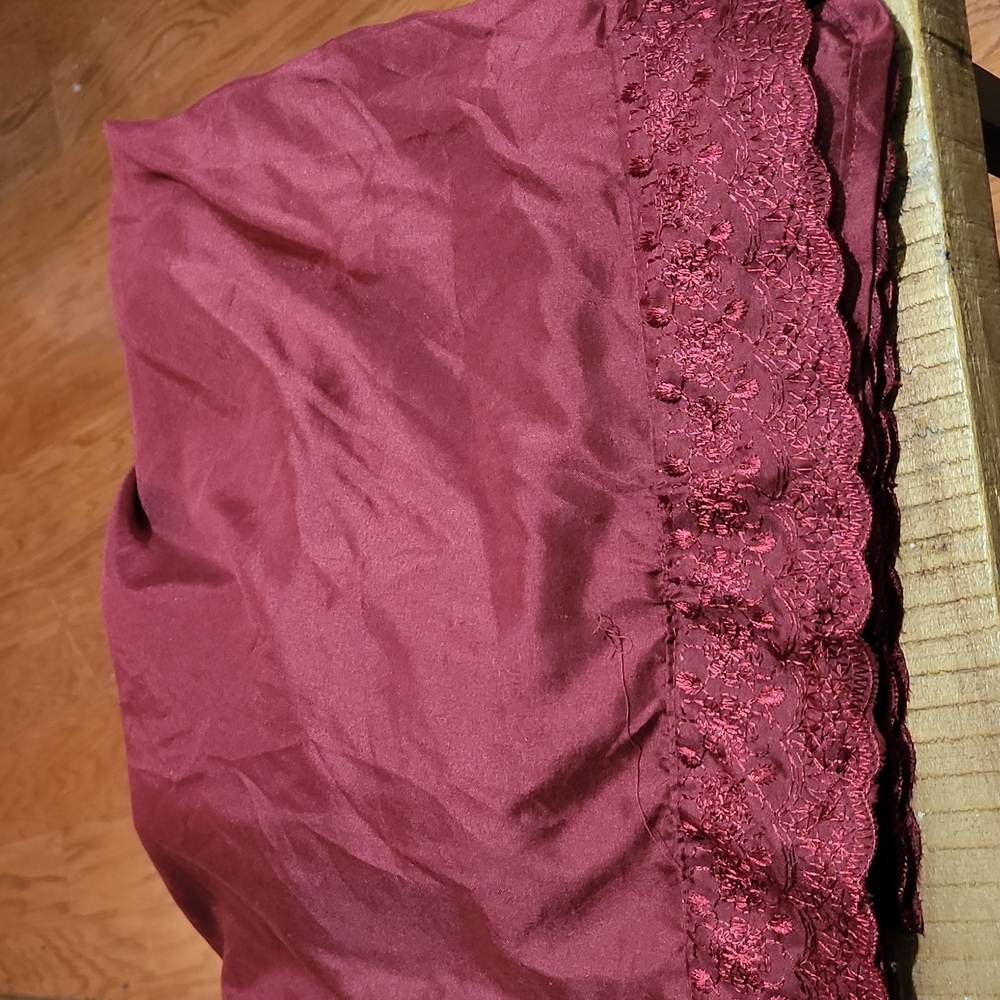 Bedding - Picture 2 of 2